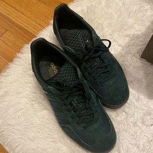 Adidas Gazelle in dark green (worn TWICE) in W10/M9
